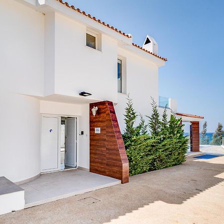 Beach Front Aqua Marina By Ezoria Villas Paralímni Kültér fotó