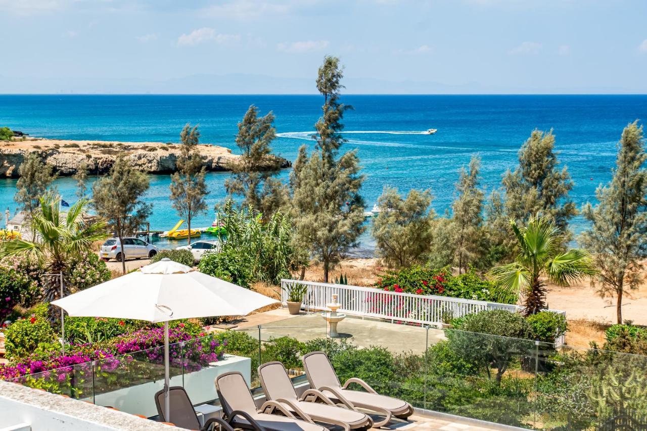 Beach Front Aqua Marina By Ezoria Villas Paralímni Kültér fotó