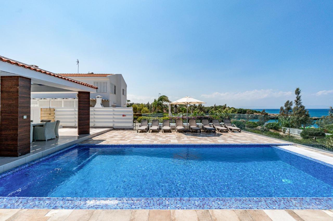 Beach Front Aqua Marina By Ezoria Villas Paralímni Kültér fotó