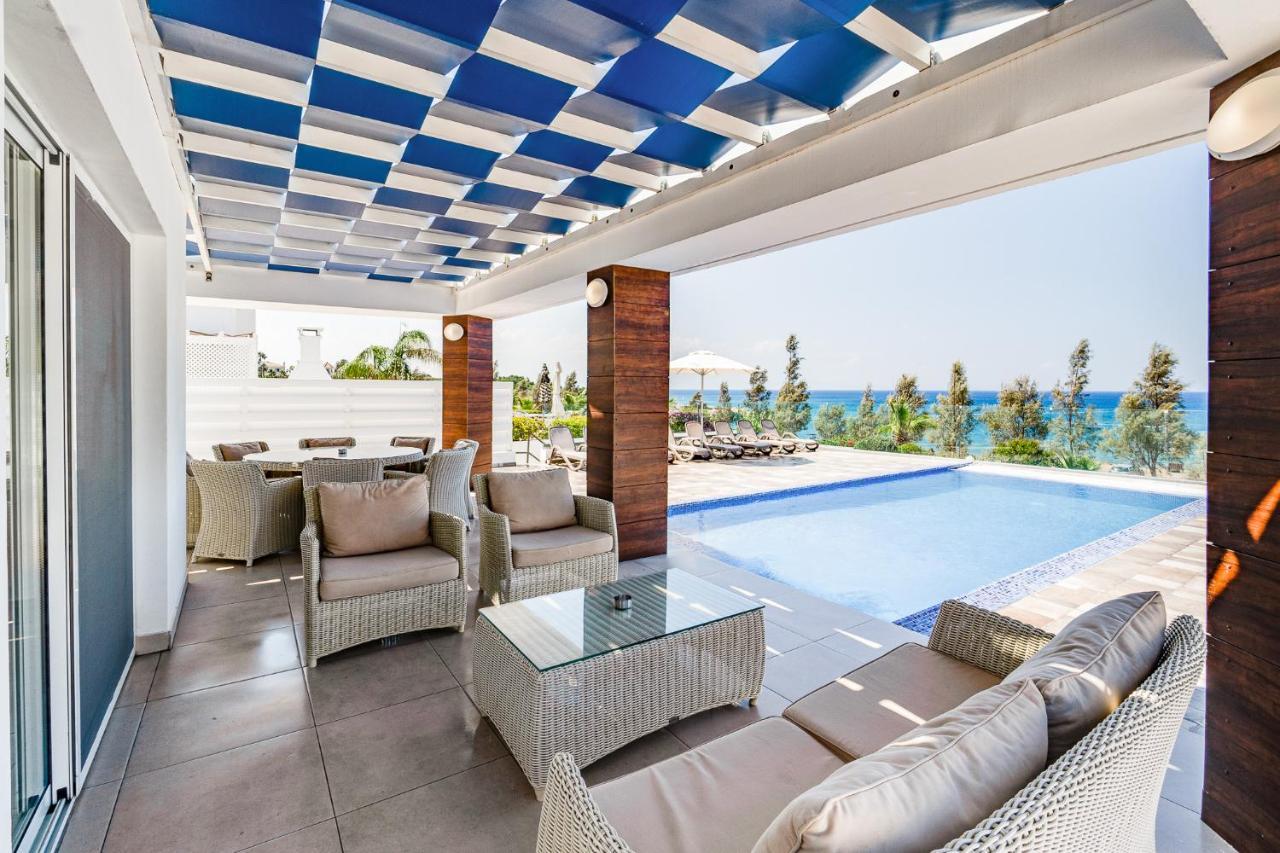 Beach Front Aqua Marina By Ezoria Villas Paralímni Kültér fotó