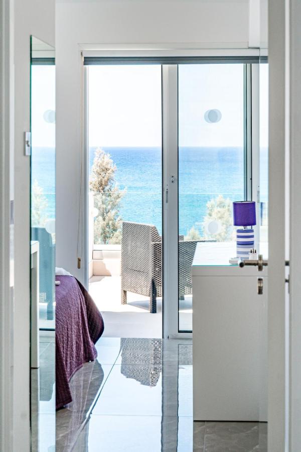 Beach Front Aqua Marina By Ezoria Villas Paralímni Kültér fotó