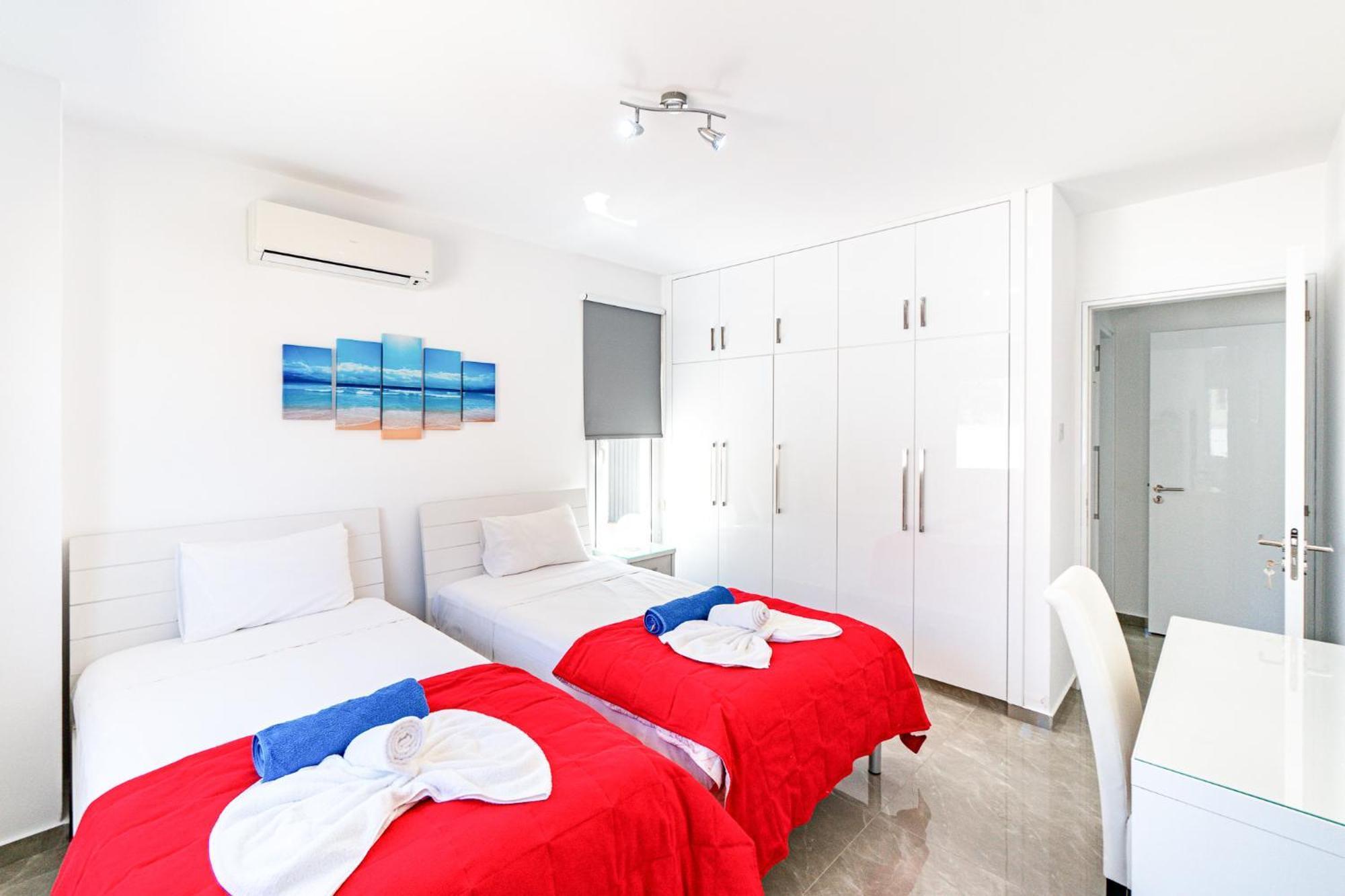 Beach Front Aqua Marina By Ezoria Villas Paralímni Kültér fotó