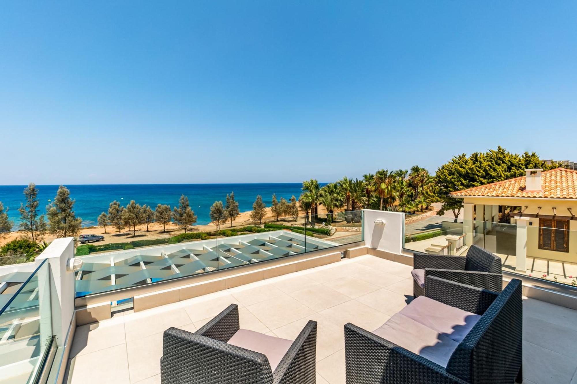 Beach Front Aqua Marina By Ezoria Villas Paralímni Kültér fotó
