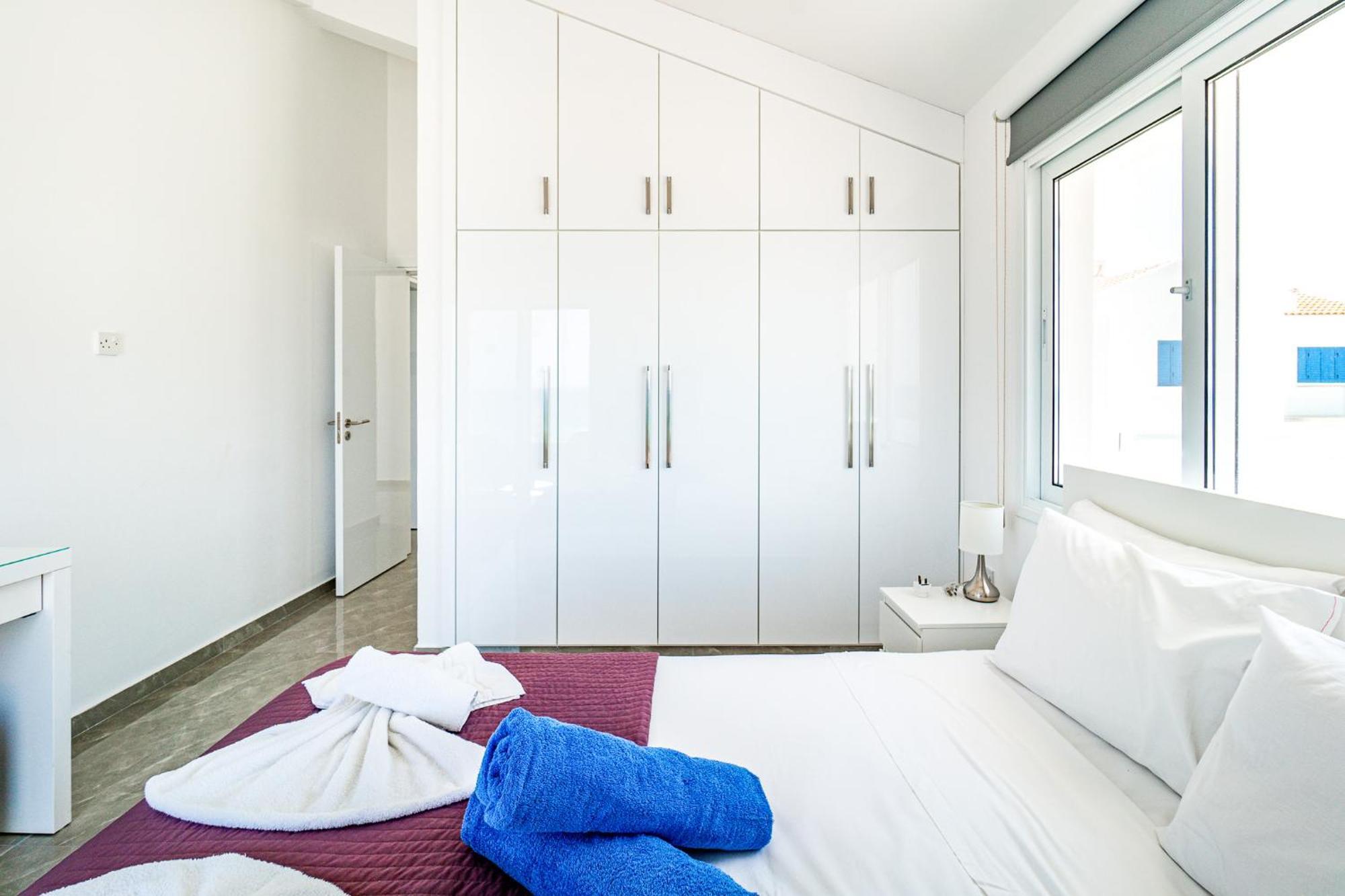 Beach Front Aqua Marina By Ezoria Villas Paralímni Kültér fotó