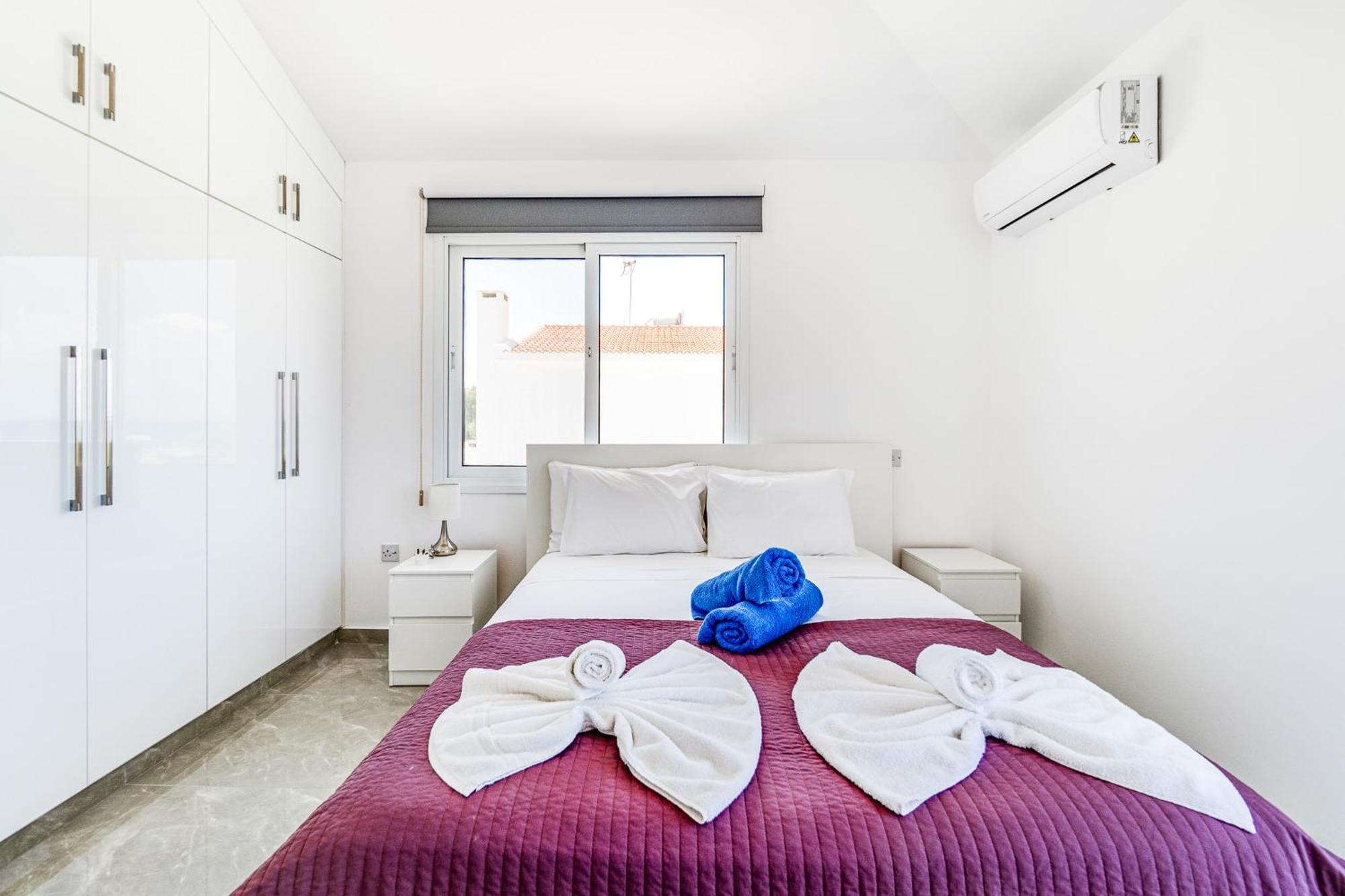 Beach Front Aqua Marina By Ezoria Villas Paralímni Kültér fotó